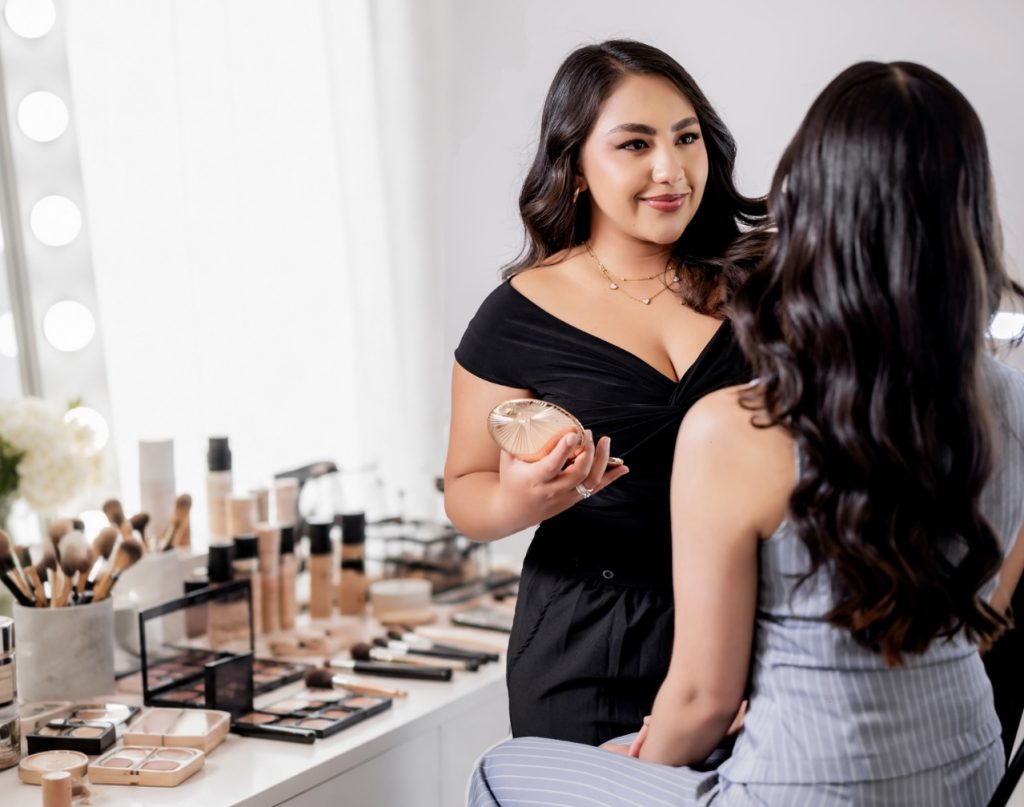 Karen Reina maquilladora-inicio